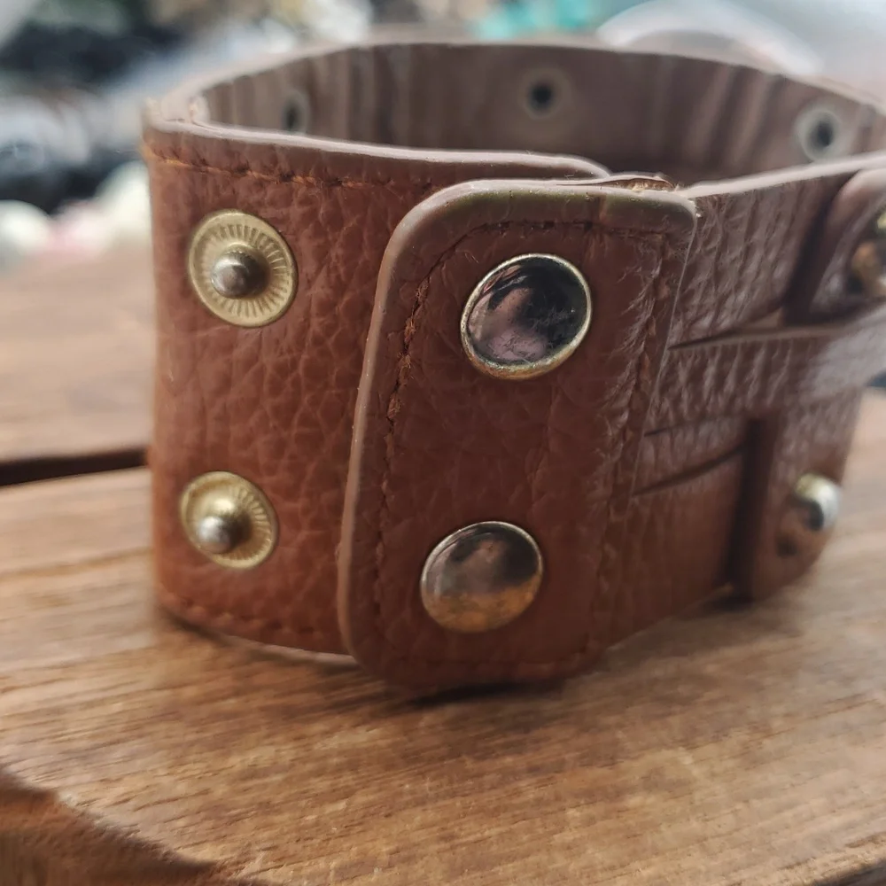 Cara Brown‎ New York Leather Bracelet with Silver Accents B3430